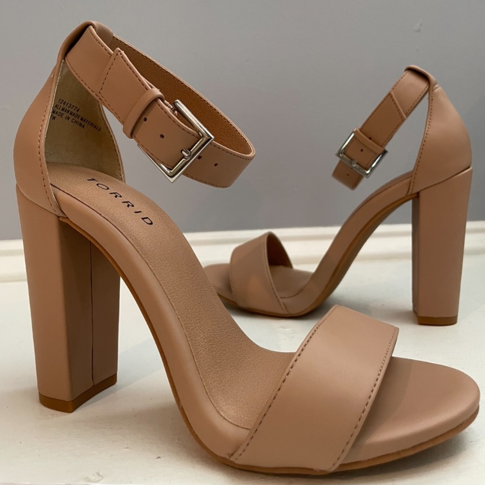 👠 Nude hills